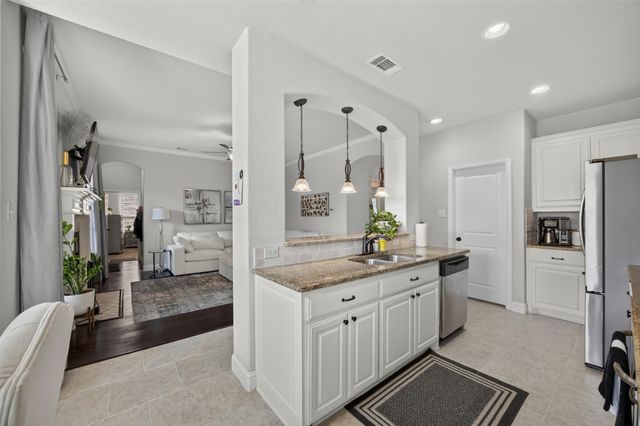 108 Crystal Creek Drive, Red Oak, TX 75154