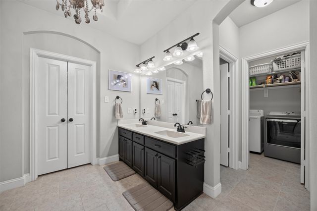 108 Crystal Creek Drive, Red Oak, TX 75154