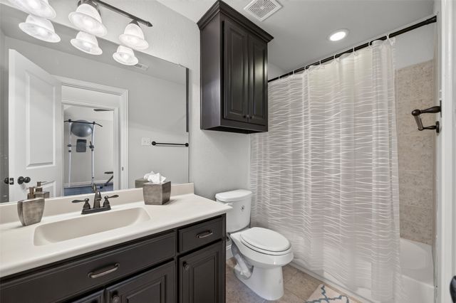 108 Crystal Creek Drive, Red Oak, TX 75154