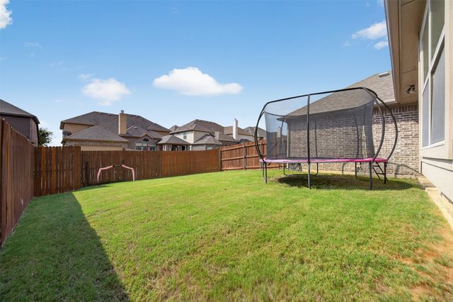 108 Crystal Creek Drive, Red Oak, TX 75154