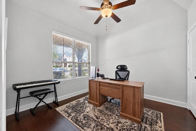 108 Crystal Creek Drive, Red Oak, TX 75154