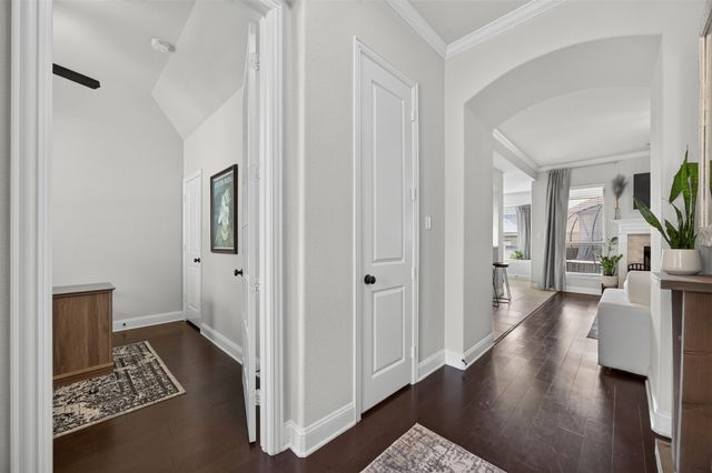 108 Crystal Creek Drive, Red Oak, TX 75154