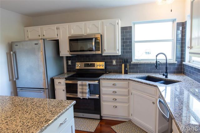 17181 Elm Trail Drive, Eureka, MO 63025