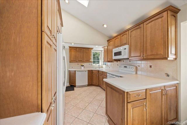 56 Haverford Road, Hicksville, NY 11801