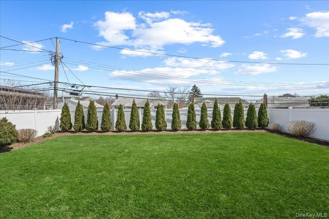 56 Haverford Road, Hicksville, NY 11801