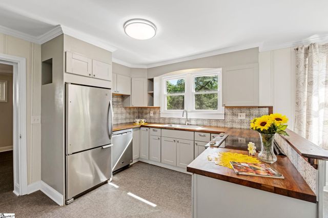 11 Mauldin Circle, Greenville, SC 29609