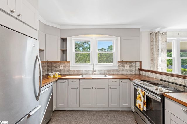 11 Mauldin Circle, Greenville, SC 29609