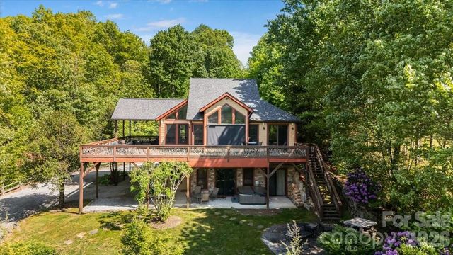 300 Falls View Drive, Lake Toxaway, NC 28774