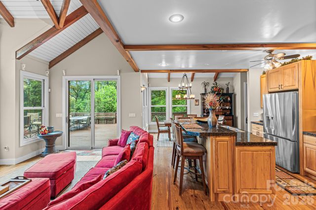 300 Falls View Drive, Lake Toxaway, NC 28774
