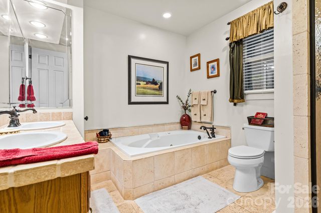 300 Falls View Drive, Lake Toxaway, NC 28774