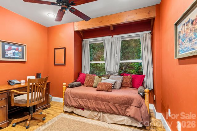 300 Falls View Drive, Lake Toxaway, NC 28774