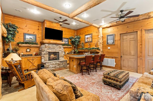 300 Falls View Drive, Lake Toxaway, NC 28774