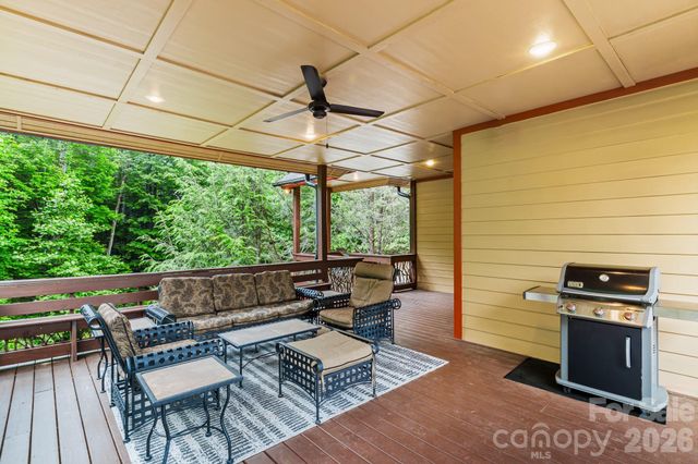 300 Falls View Drive, Lake Toxaway, NC 28774