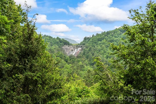 300 Falls View Drive, Lake Toxaway, NC 28774