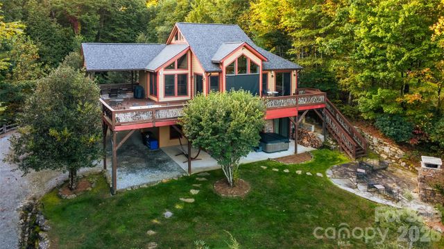 300 Falls View Drive, Lake Toxaway, NC 28774