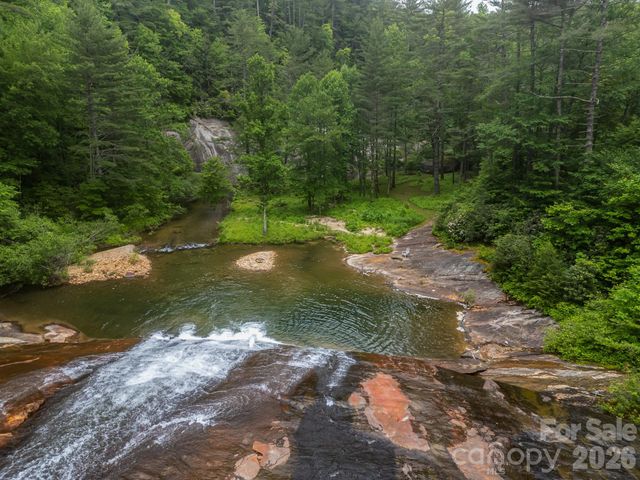 300 Falls View Drive, Lake Toxaway, NC 28774