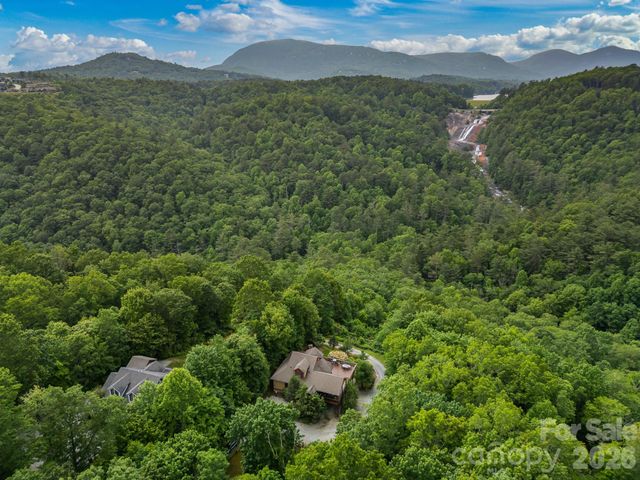 300 Falls View Drive, Lake Toxaway, NC 28774