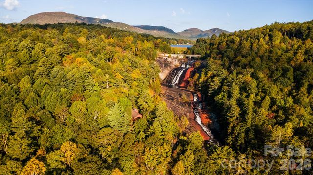 300 Falls View Drive, Lake Toxaway, NC 28774