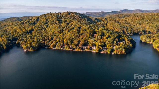 300 Falls View Drive, Lake Toxaway, NC 28774