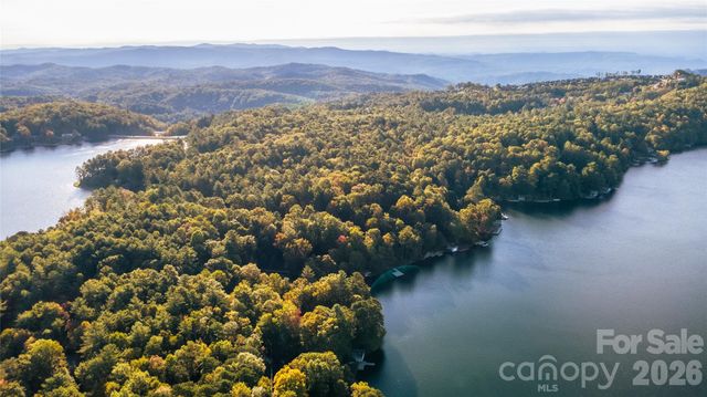 300 Falls View Drive, Lake Toxaway, NC 28774