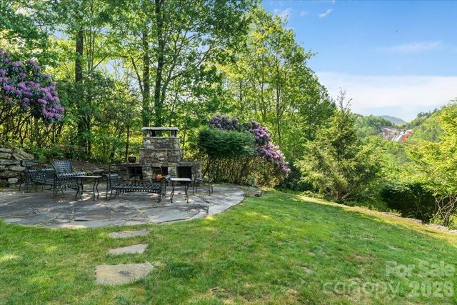 300 Falls View Drive, Lake Toxaway, NC 28774