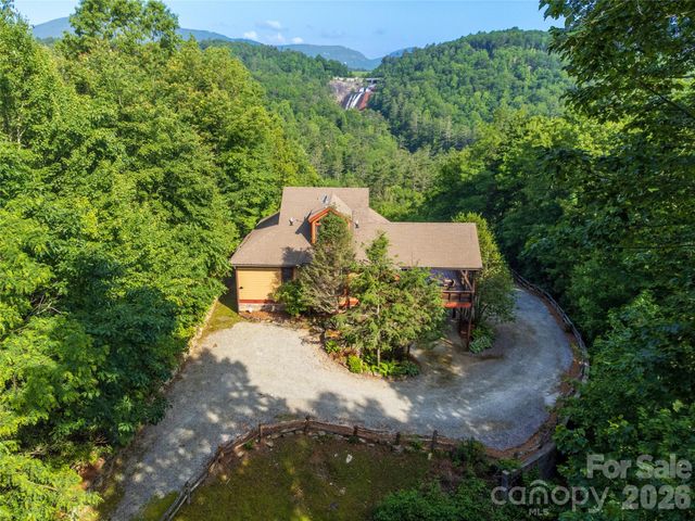 300 Falls View Drive, Lake Toxaway, NC 28774
