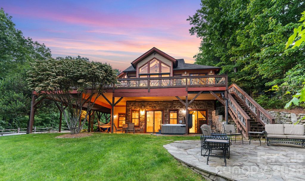 300 Falls View Drive, Lake Toxaway, NC 28774