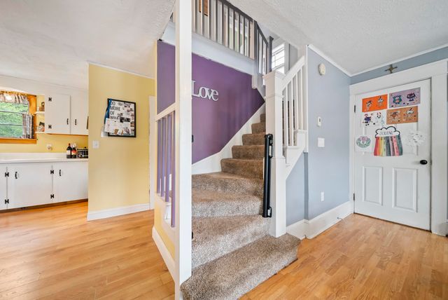 591 Lake(Upper) Avenue, Manchester, NH 03103