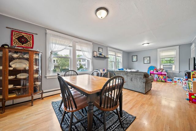591 Lake(Upper) Avenue, Manchester, NH 03103