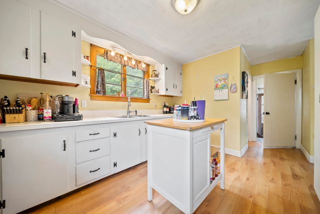 591 Lake(Upper) Avenue, Manchester, NH 03103