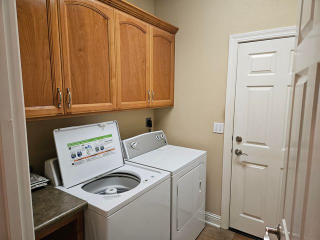 3366 Old Lantern Drive, Redding, CA 96003