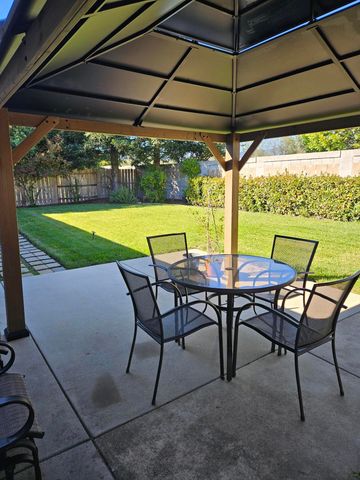 3366 Old Lantern Drive, Redding, CA 96003