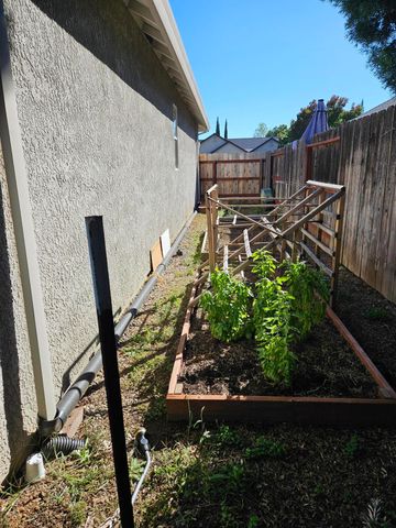 3366 Old Lantern Drive, Redding, CA 96003