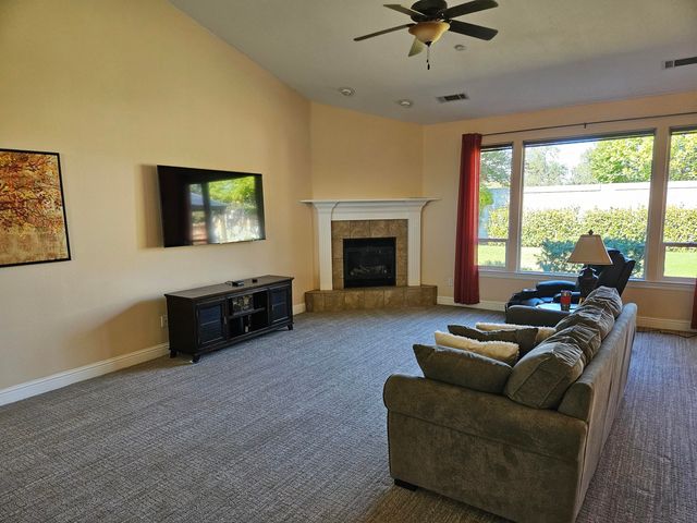 3366 Old Lantern Drive, Redding, CA 96003