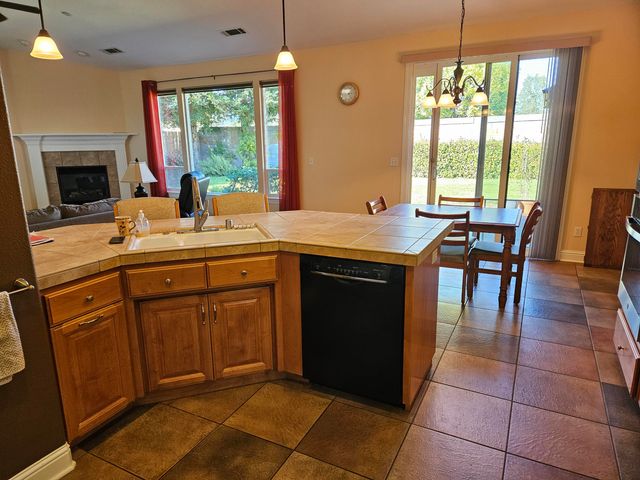 3366 Old Lantern Drive, Redding, CA 96003