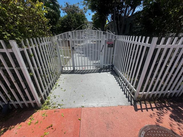 8335 Crespi Boulevard 2, Miami Beach, FL 33141