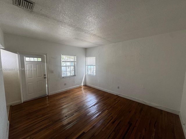 8335 Crespi Blvd 2 2, Miami Beach, FL 33141