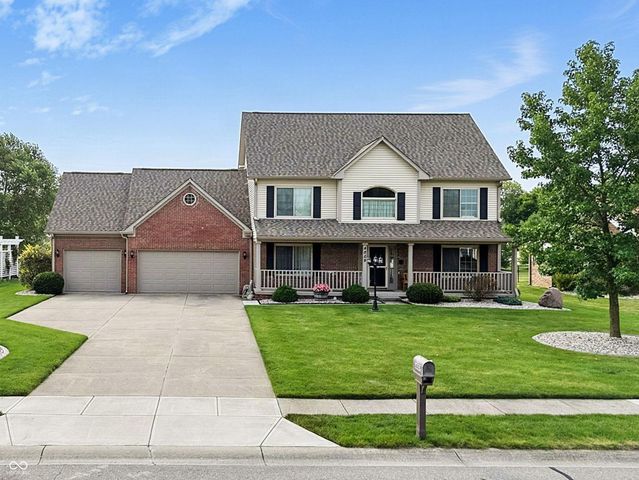 4009 S Loganberry Court, New Palestine, IN 46163