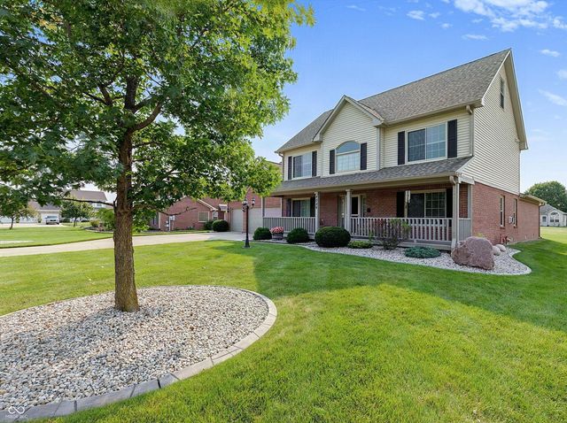 4009 S Loganberry Court, New Palestine, IN 46163