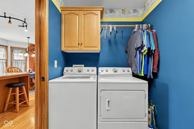 4009 S Loganberry Court, New Palestine, IN 46163