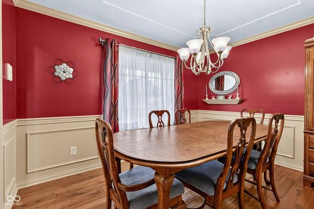 4009 S Loganberry Court, New Palestine, IN 46163