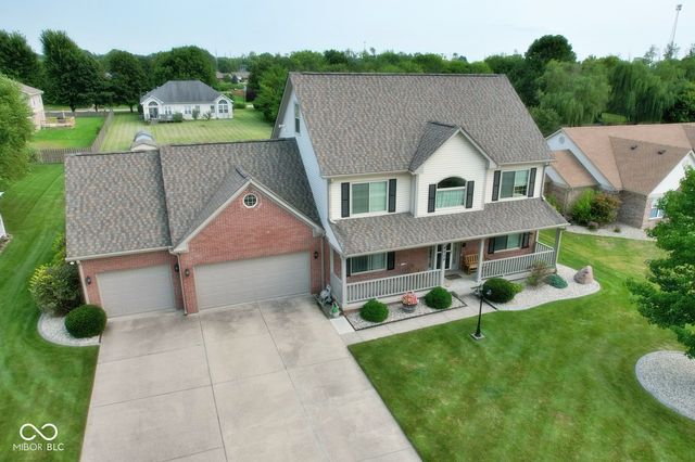 4009 S Loganberry Court, New Palestine, IN 46163