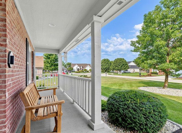 4009 S Loganberry Court, New Palestine, IN 46163