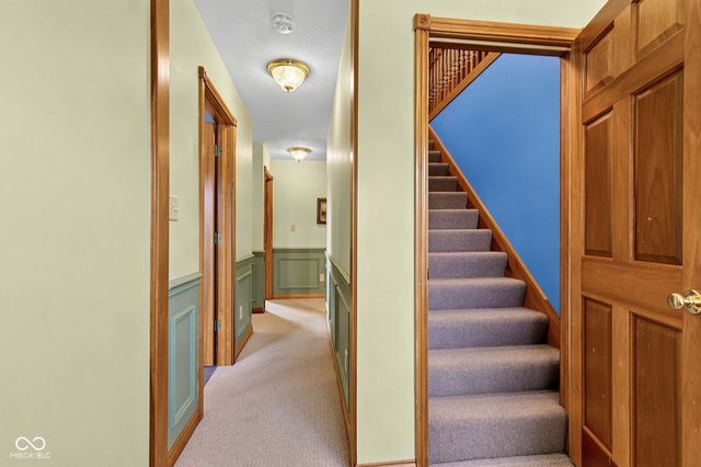 4009 S Loganberry Court, New Palestine, IN 46163