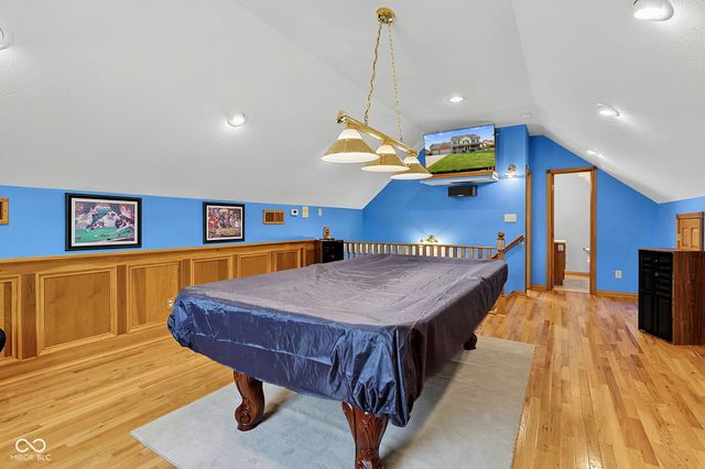 4009 S Loganberry Court, New Palestine, IN 46163