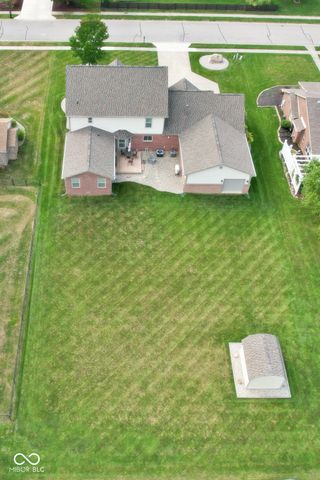 4009 S Loganberry Court, New Palestine, IN 46163