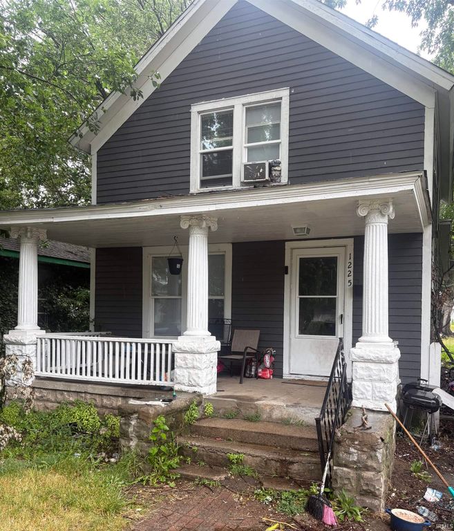 1225 Cedar Street, South Bend, IN 46617