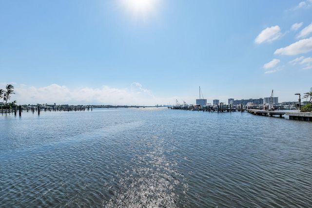 11370 Twelve Oaks Way 614, North Palm Beach, FL 33408