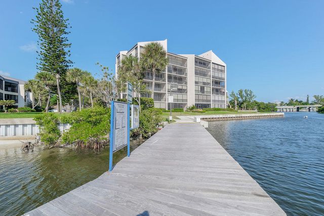 11370 Twelve Oaks Way 614, North Palm Beach, FL 33408