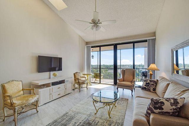 11370 Twelve Oaks Way 614, North Palm Beach, FL 33408